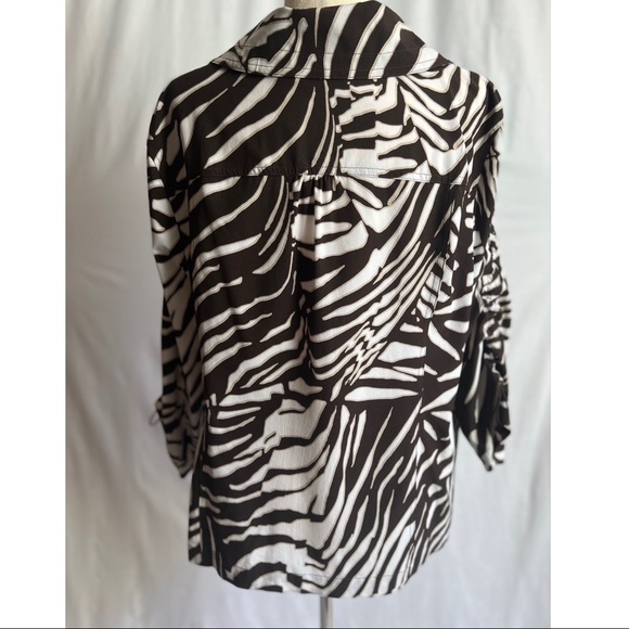 Zenergy by Chico’s Brown Zebra Print 3/4-Length Sleeve Top - Picture 4 of 6
